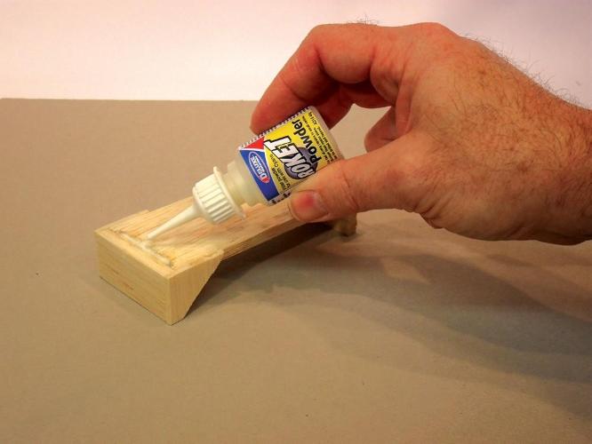 Deluxe Materials Roket Powder plnidlo vteřinového lepidla 40 g