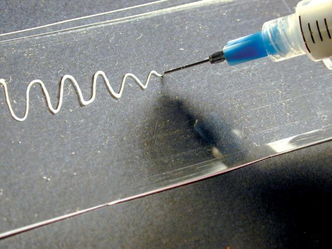 Deluxe Materials Pin Point dávkovací stříkačky sada 2 ks