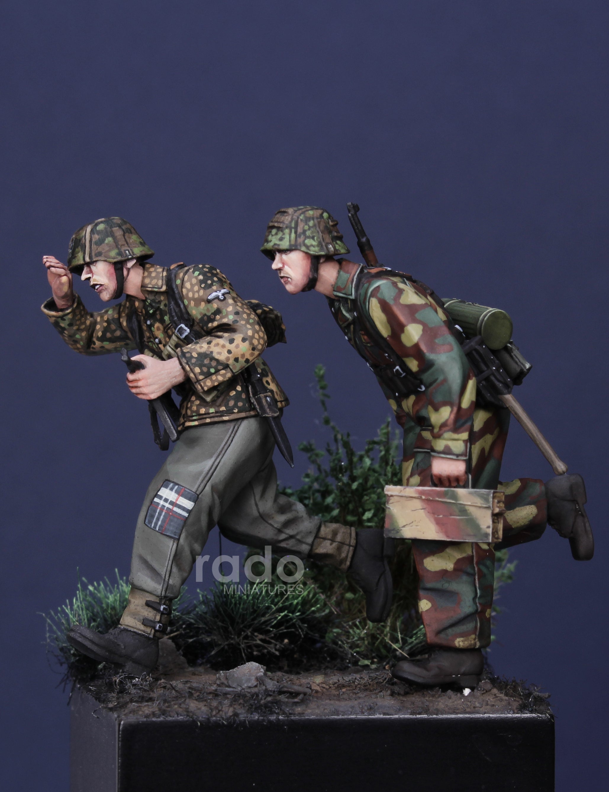 Rado Miniatures RDM35057 figurky 1/35 W-SS 2 ks