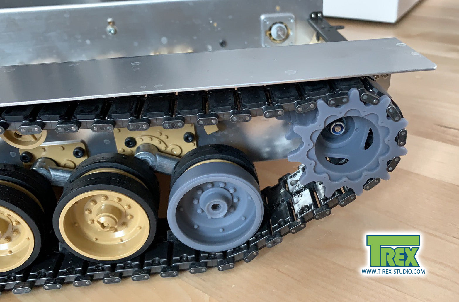 T-Rex Studio TR16006 pojezdová kola 1/16 M1 Abrams stará krytka