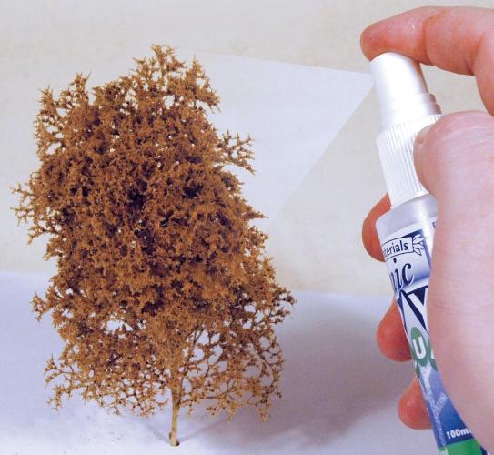 Deluxe Materials Scenic Spray AD54 lepidlo 100 ml ve spreji