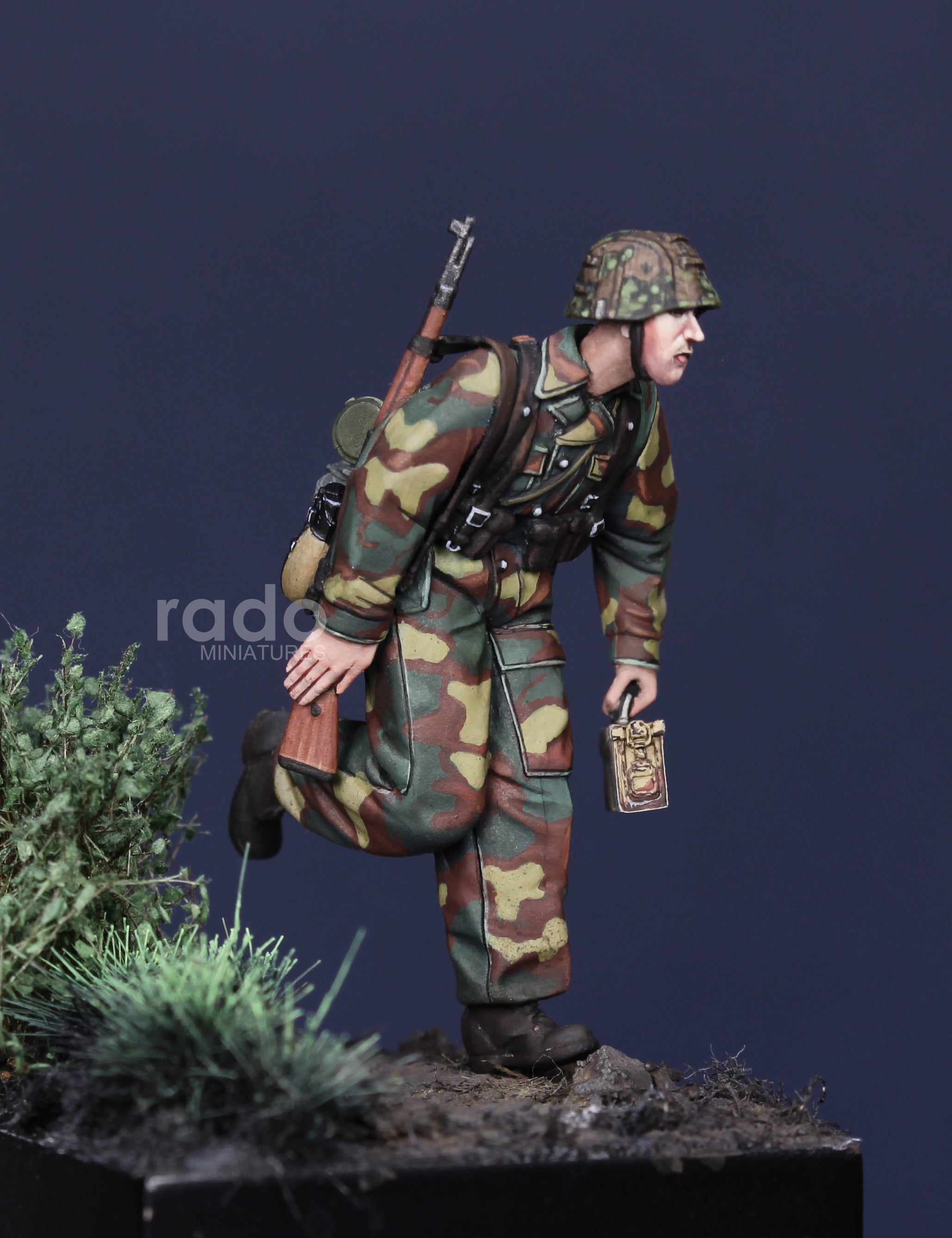 Rado Miniatures RDM35056 W-SS granátník 1/35