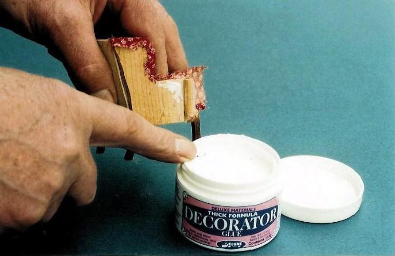 Deluxe Materials AD26 Decorator lepidlo 112 g