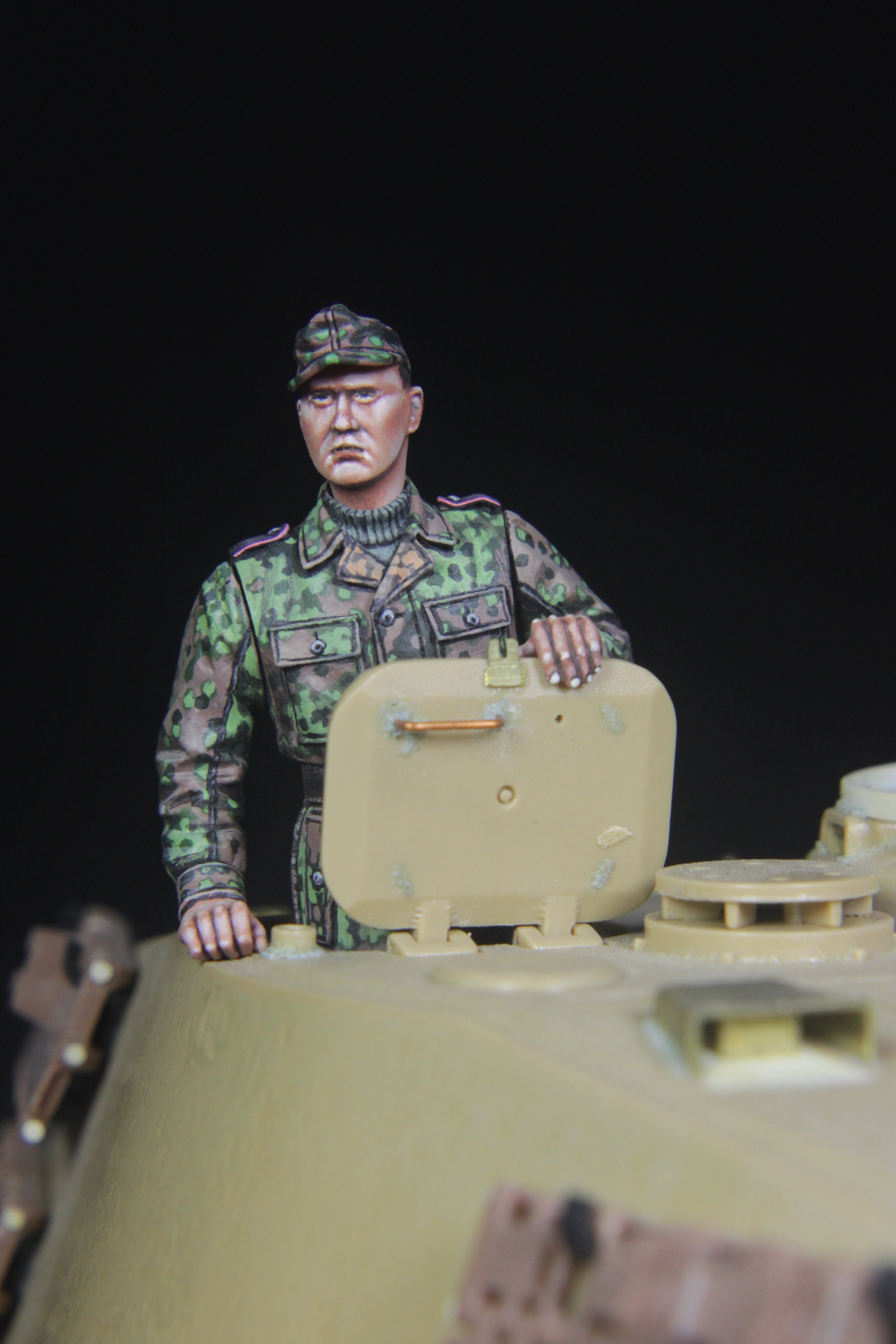 Rado Miniatures RDM35060 tankista W-SS 1/35 v kombinéze