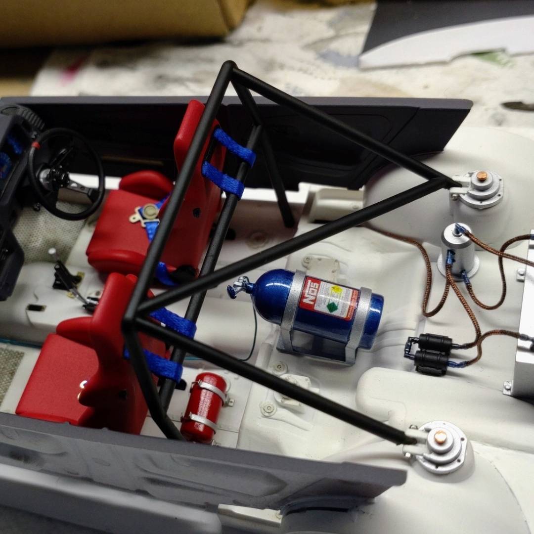 Yamamoto Model Parts Nitro Bottle lahev na model s držákem