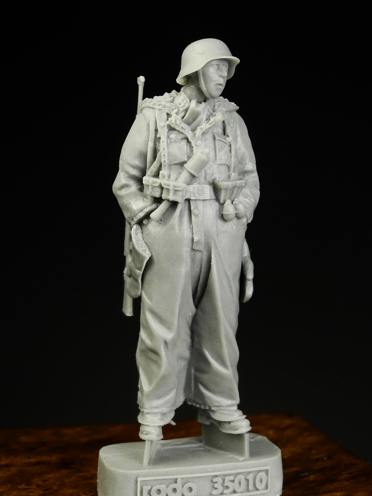 Rado Miniatures RDM35010 resinová figurka 1/35