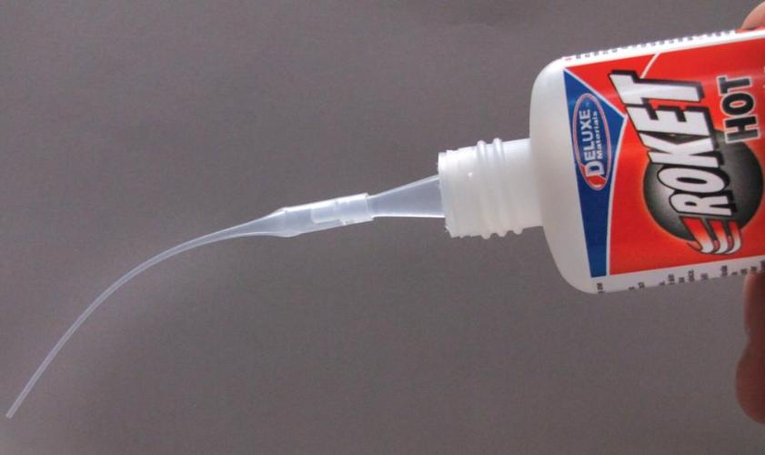 Deluxe Materials Roket Hot vteřinové lepidlo 20 g