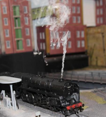 Deluxe Materials Living Steam kouřový olej nehořlavý