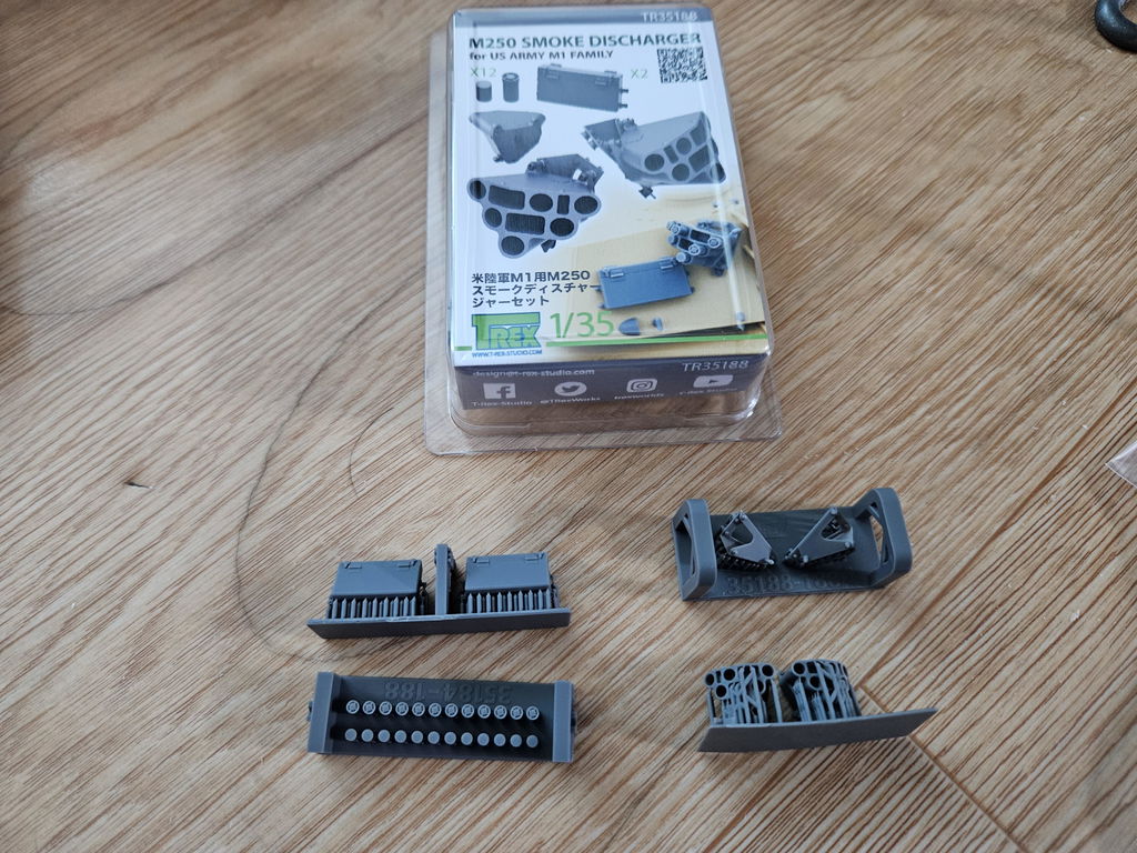 T-Rex Studio TR35188 M250 zadýmovače M1 1/35 3D tisk