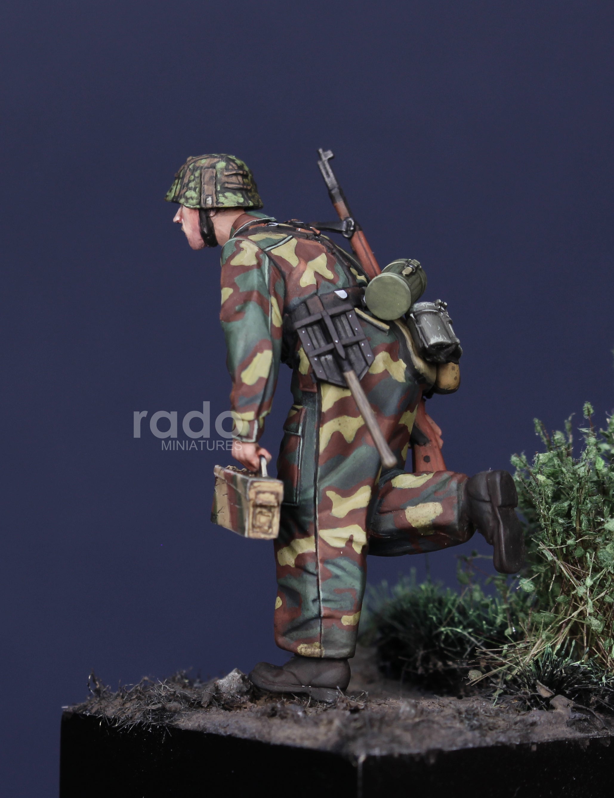Rado Miniatures RDM35056 W-SS granátník 1/35