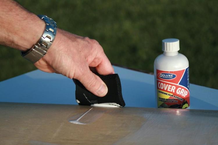 Deluxe Materials Cover Grip AD22 lepidlo 150 ml na potah