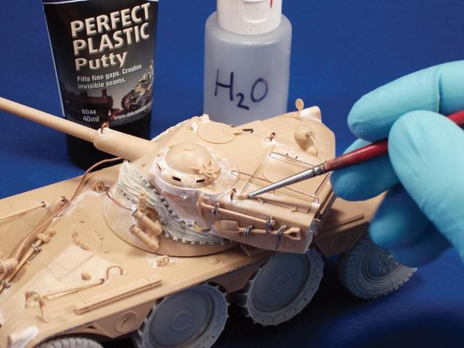 Deluxe Materials Perfect Plastic Putty tmel 40 ml