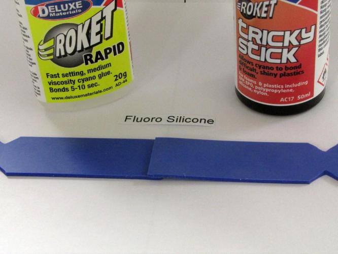 Deluxe Materials Tricky Stick primer 50 ml na plasty
