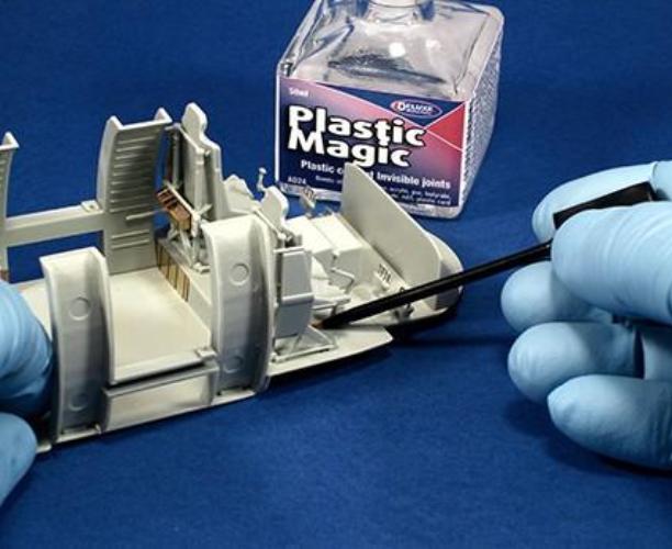 Deluxe Materials Plastic Magic štětečky na lepidlo 3 ks